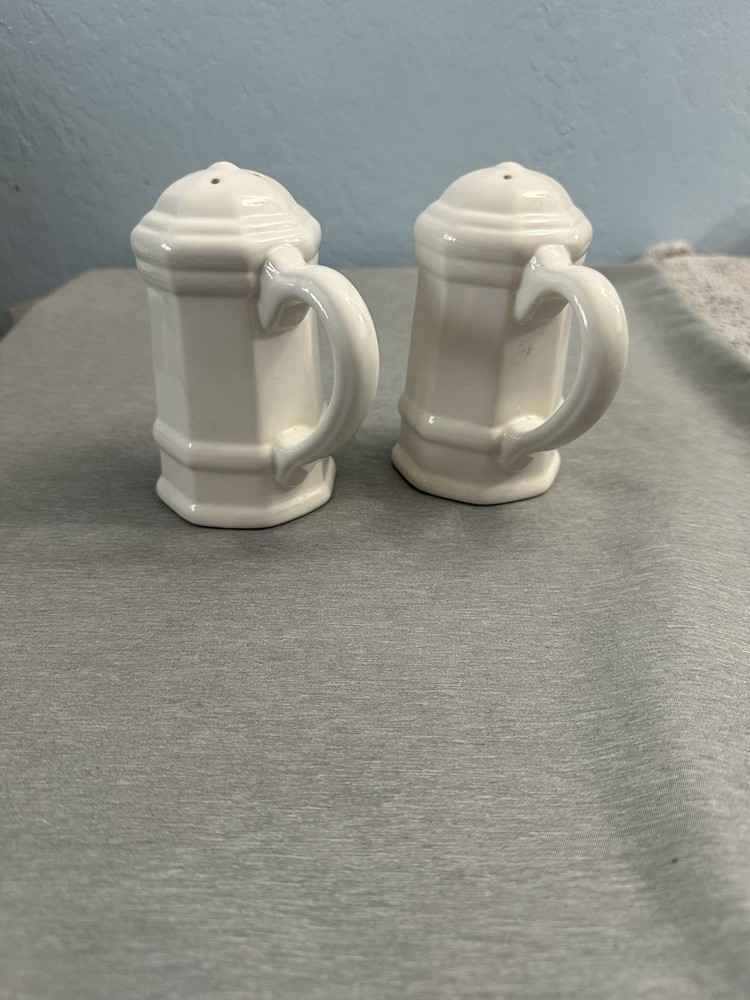 White Ceramic Round Glossy Salt & Pepper Shakers Pair Solid Pattern