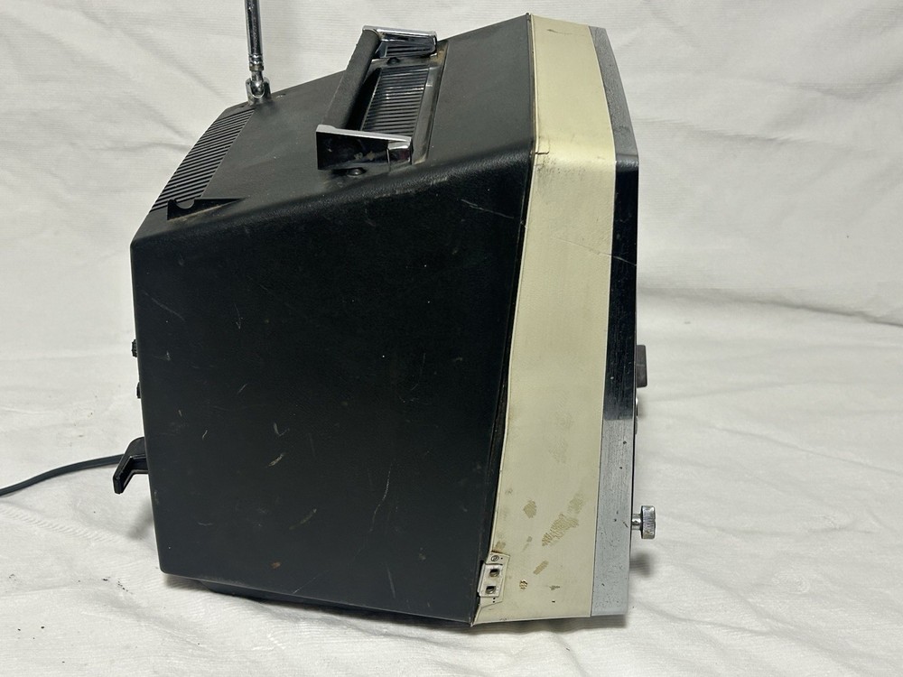 Vintage Sony Solid State Portable TV Model TV-950 WORKING