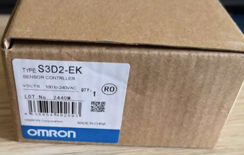 New In Box Omron S3D2-EK Sensor Controller