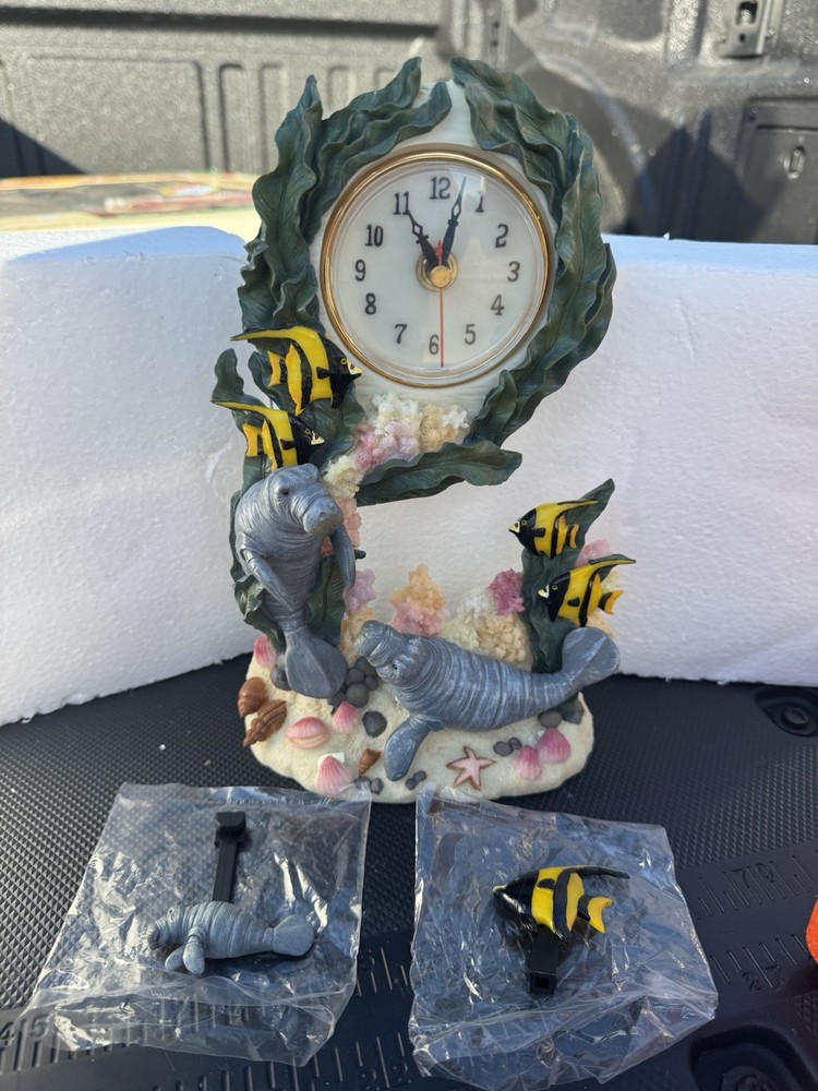 Manatee Sea life clock WORKS