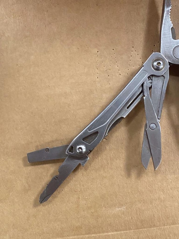 LEATHERMAN WINGMAN MULTI-TOOL- USED.