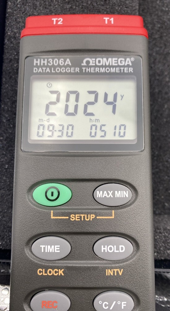 Omega Working HH306/306A Data Logger Thermometer In Box