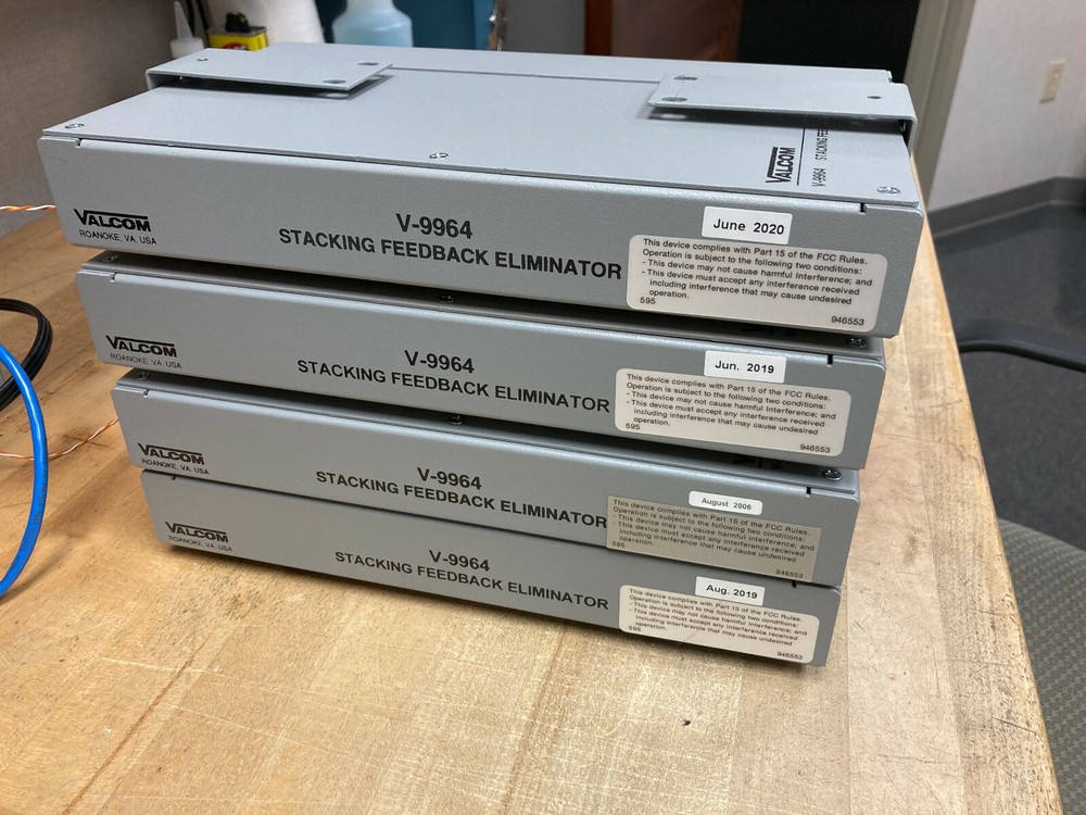 VALCOM V-9964 DIGITAL FEEDBACK ELIMINATOR / MESSAGE STACKER