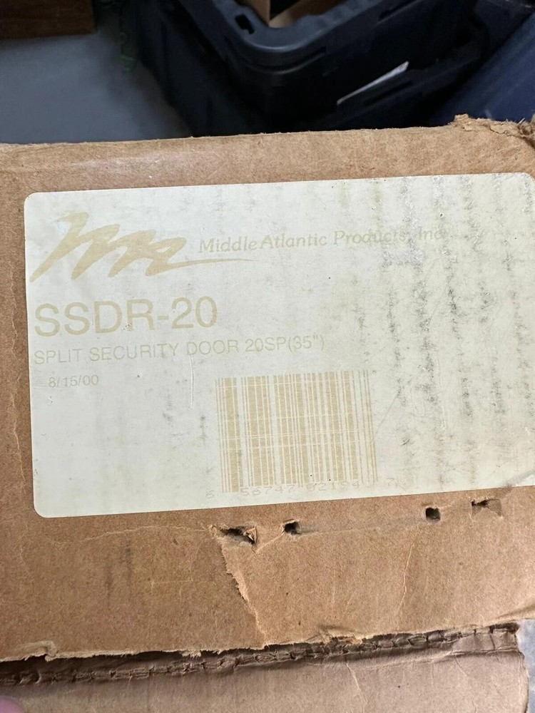 Middle Atlantic SSDR-20 35'' 20SP Split Security Door