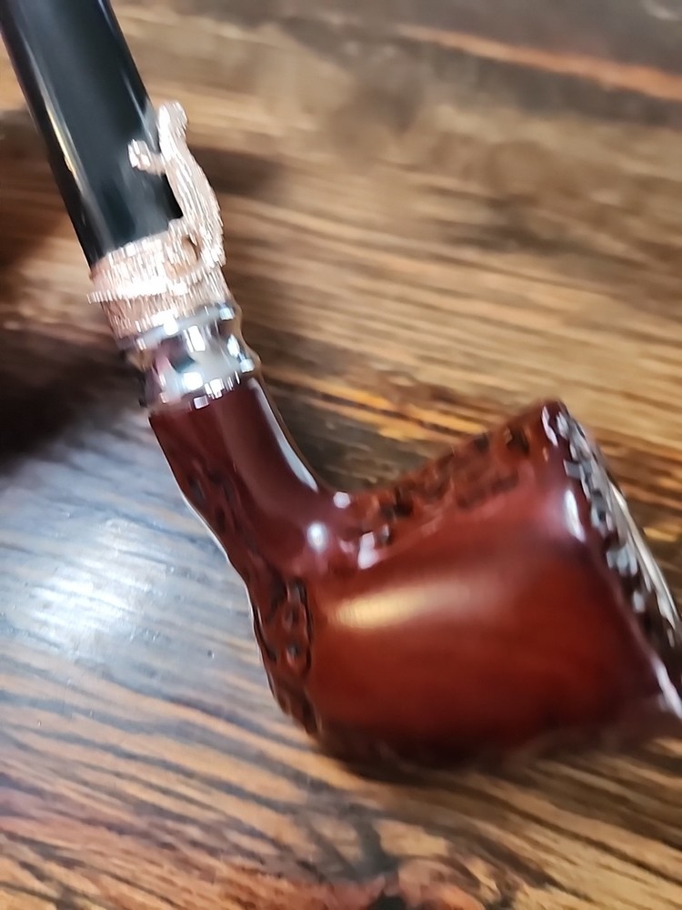Estate Pipe With Chameleon