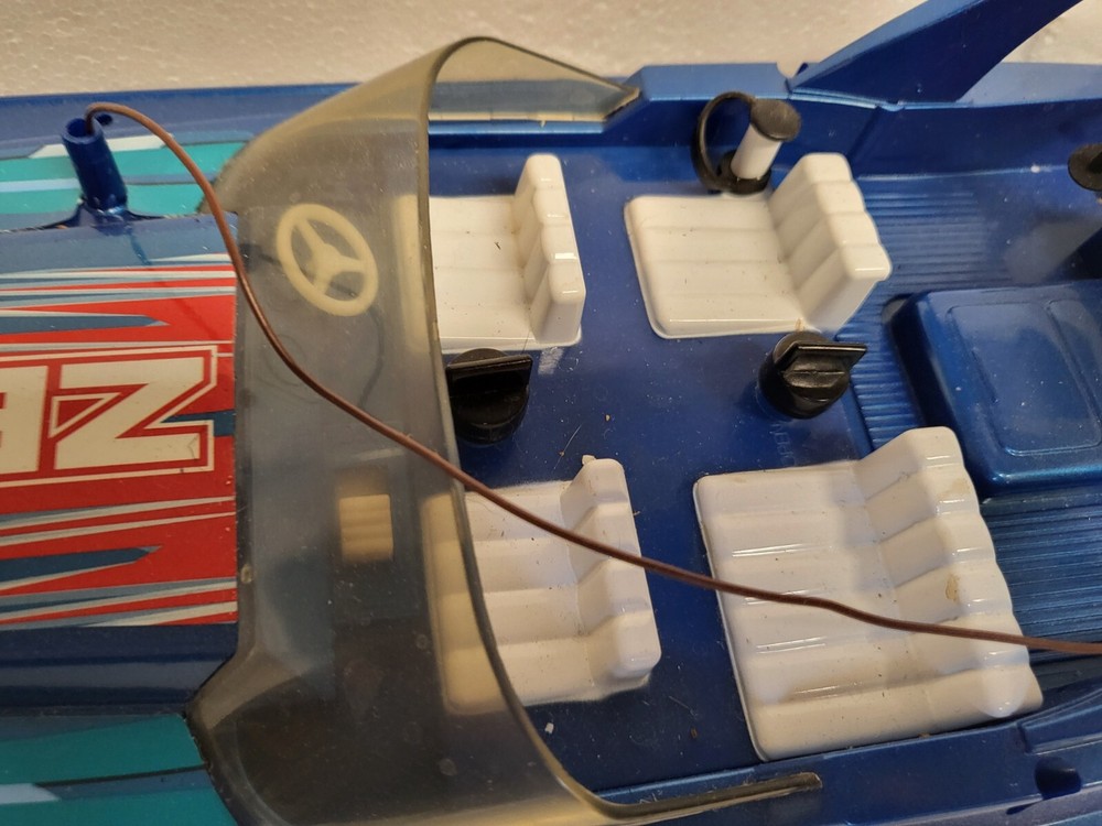 NIKKO REMOTE CONTROL BOAT WITH REMOTE