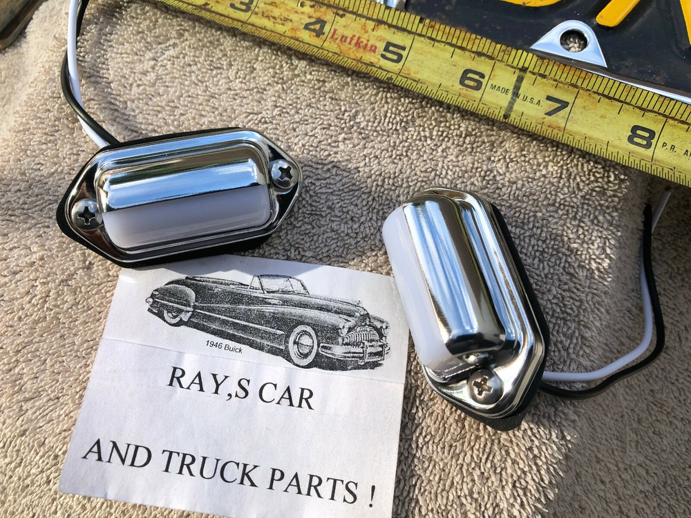 NEW PAIR UNIVERSAL CHROME METAL LICENSE PLATE LIGHTS ! CARS / TRUCKS / TRAILERS