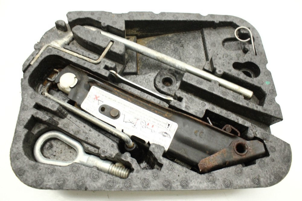 2007 - 2015 MINI COOPER TOOL COMPARTMENT W/ FLOOR JACK PULLER TOW HOOK B1090