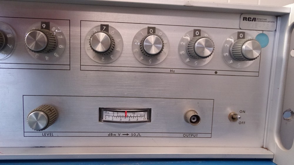 PROGRAMMED TEST SOURCES PTS 160 FREQUENCY SYNTHESIZER ~ PTS160