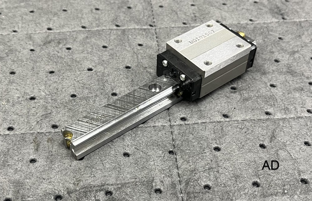 THK HSR15R1SS+140L Linear Guide w/ Rail