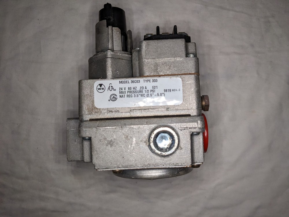 White-Rodgers 36C03-333 Gas Valve 24V Standing Pilot Natural Gas NOS Universal