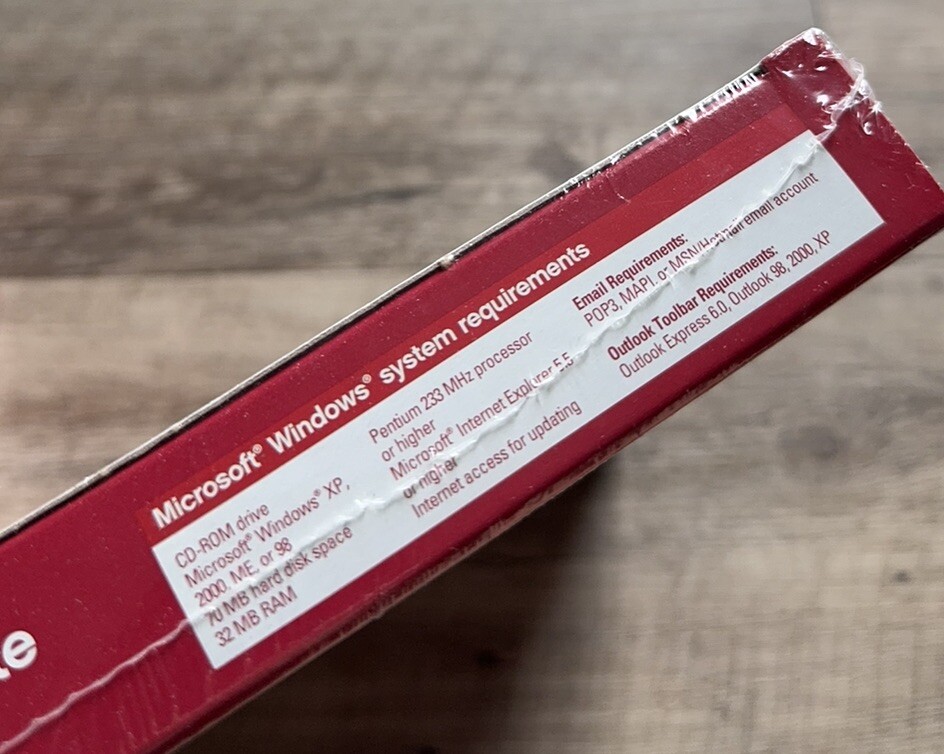 McAfee Internet Security Suite 2005 Version 7.0 - Vintage Software PC Win 98/XP