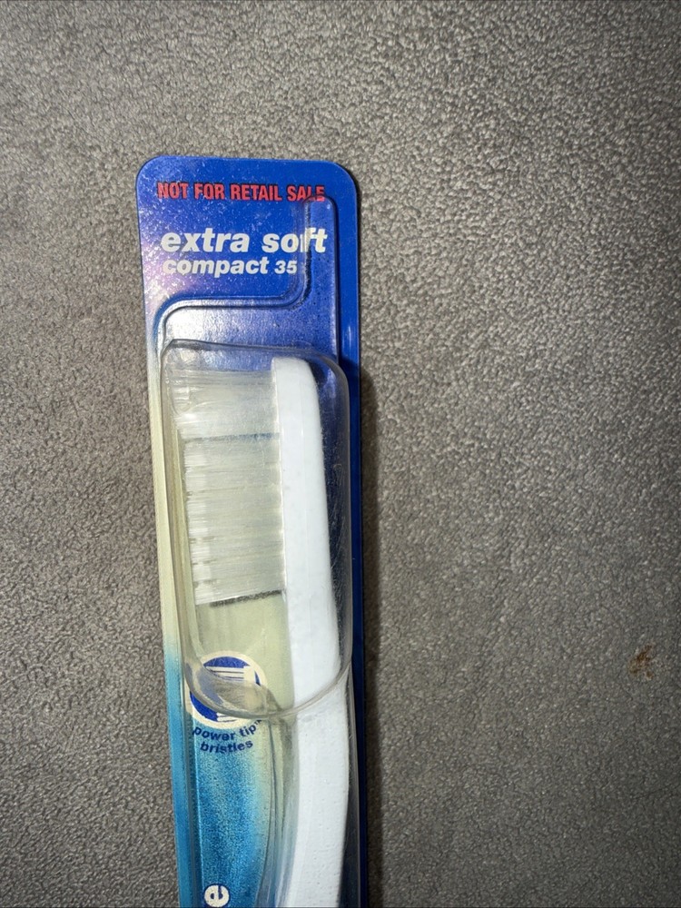 Vintage 2002 Oral B Sensitive Toothbrush Compact 35 Extra Soft