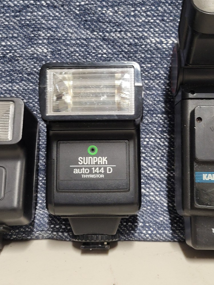 Lot of Camera Flashes UNTESTED