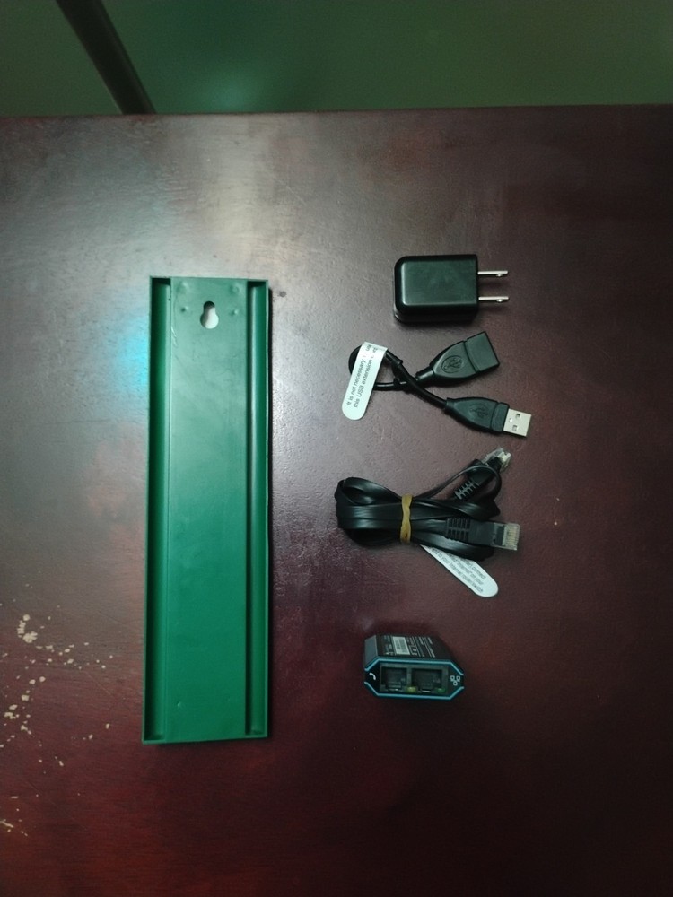 MagicJack Go Fullset And Hanging Thermometer Inside Outside & Garage