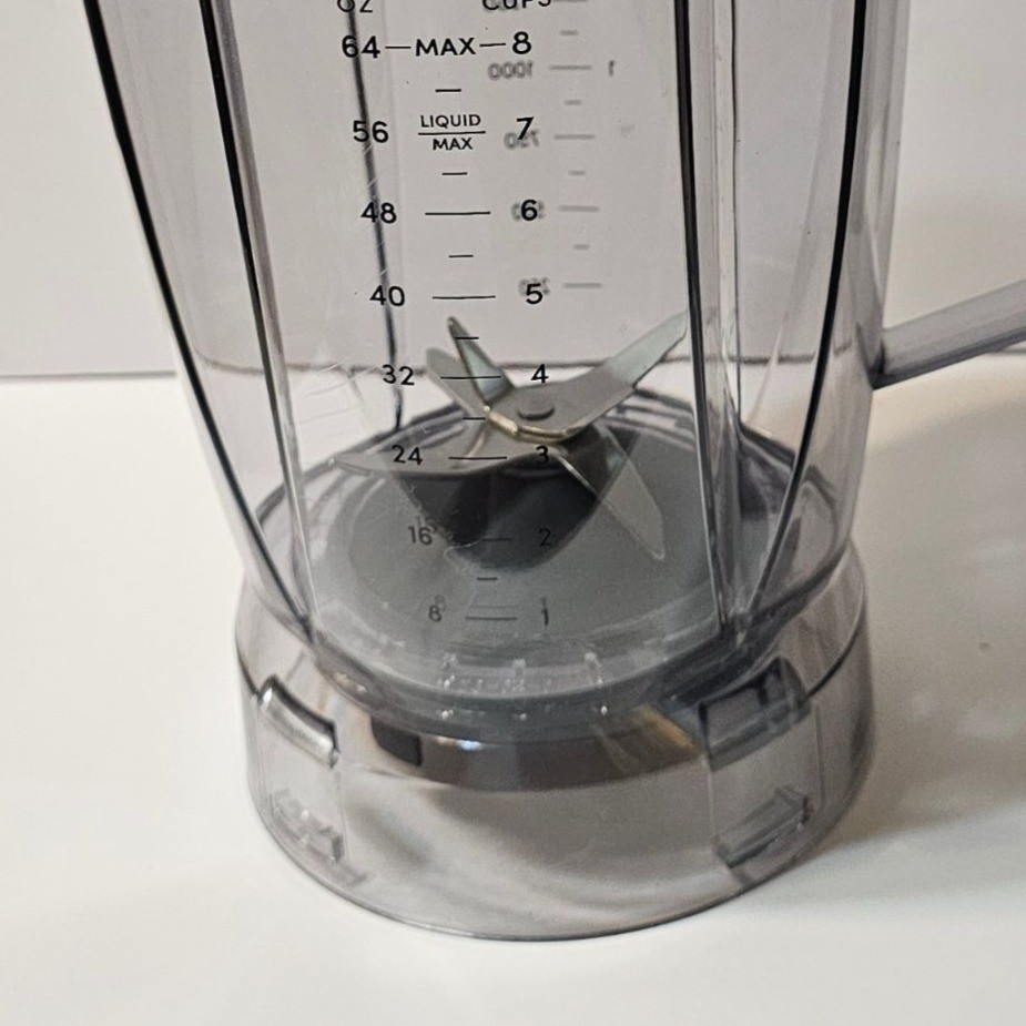 NutriBullet Blender Replacement 64oz 8-Cup Pitcher with Lid and Blade EUC
