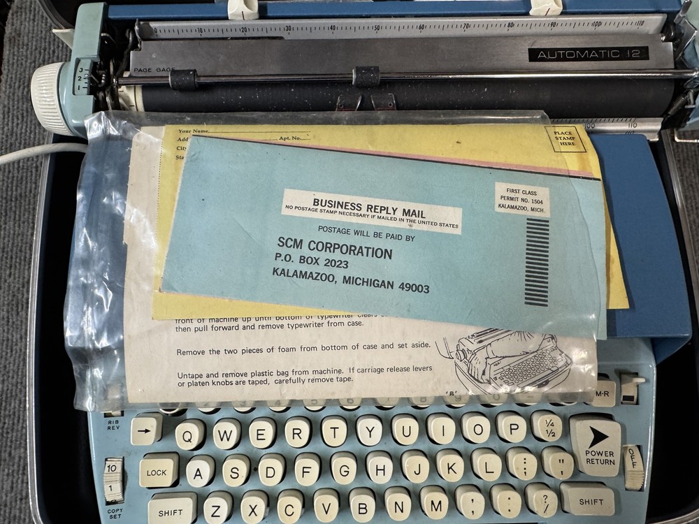 SCM Smith Corona Automatic 12 Portable Typewriter W/Case