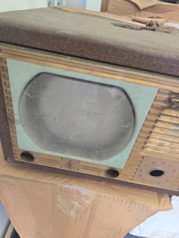 Vintage Emerson 600 Television