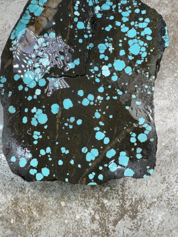 Stabilized hubei turquoise rough