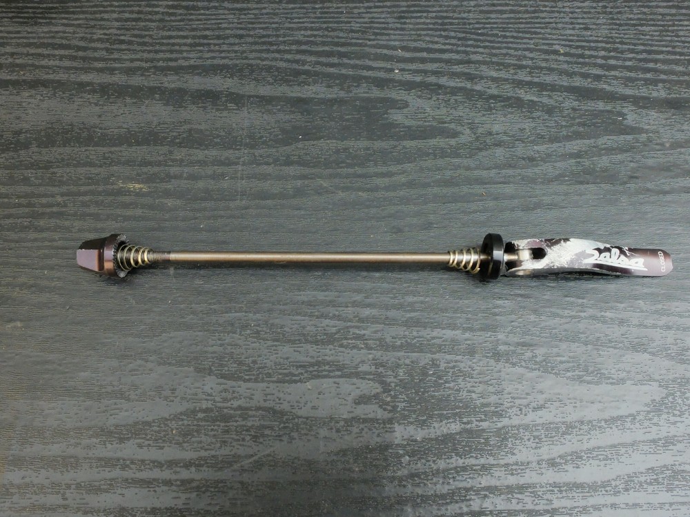 Salsa titanium rear skewer (black)