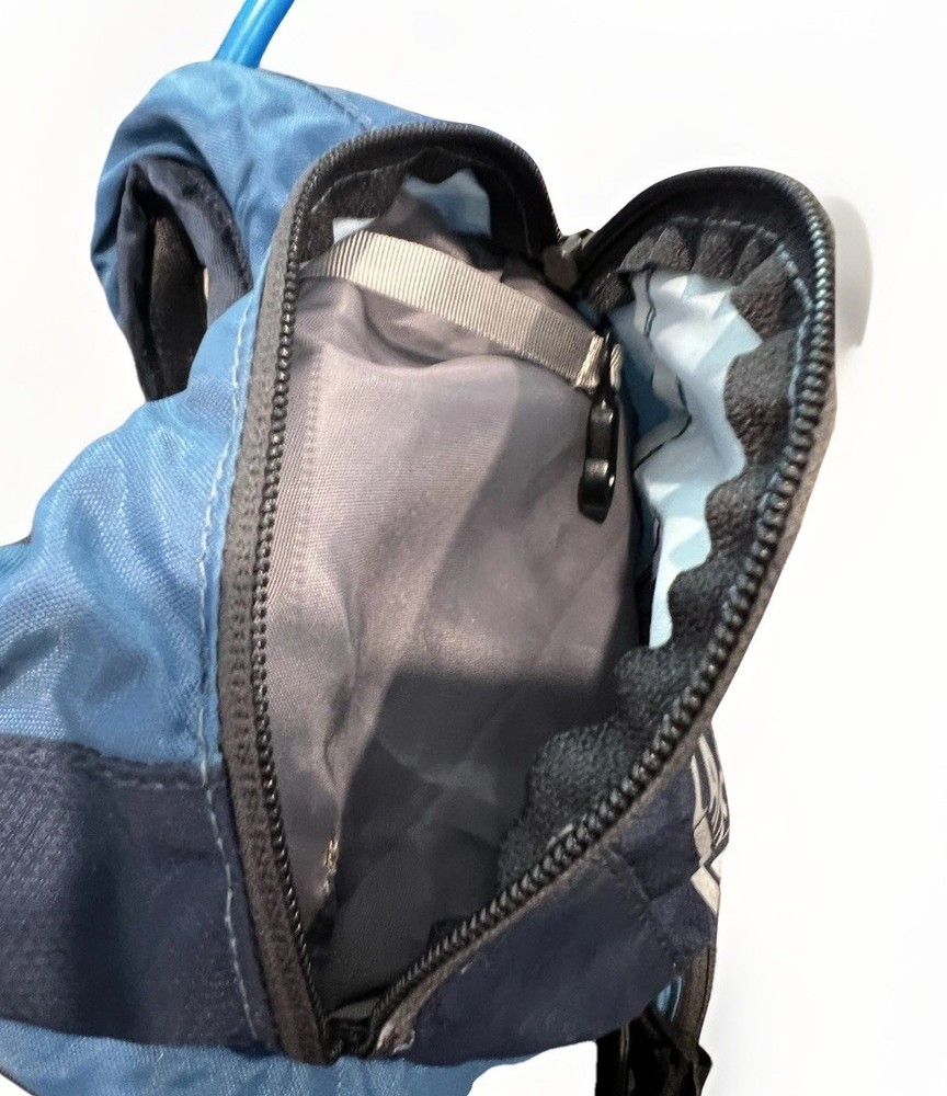 Camelbak Rogue Hydration Backpack Blue Bag Cycle Run Hike w/ Water Bladder