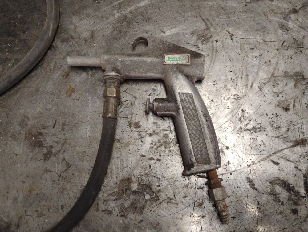 Speedaire 5 gallon sandblast kit