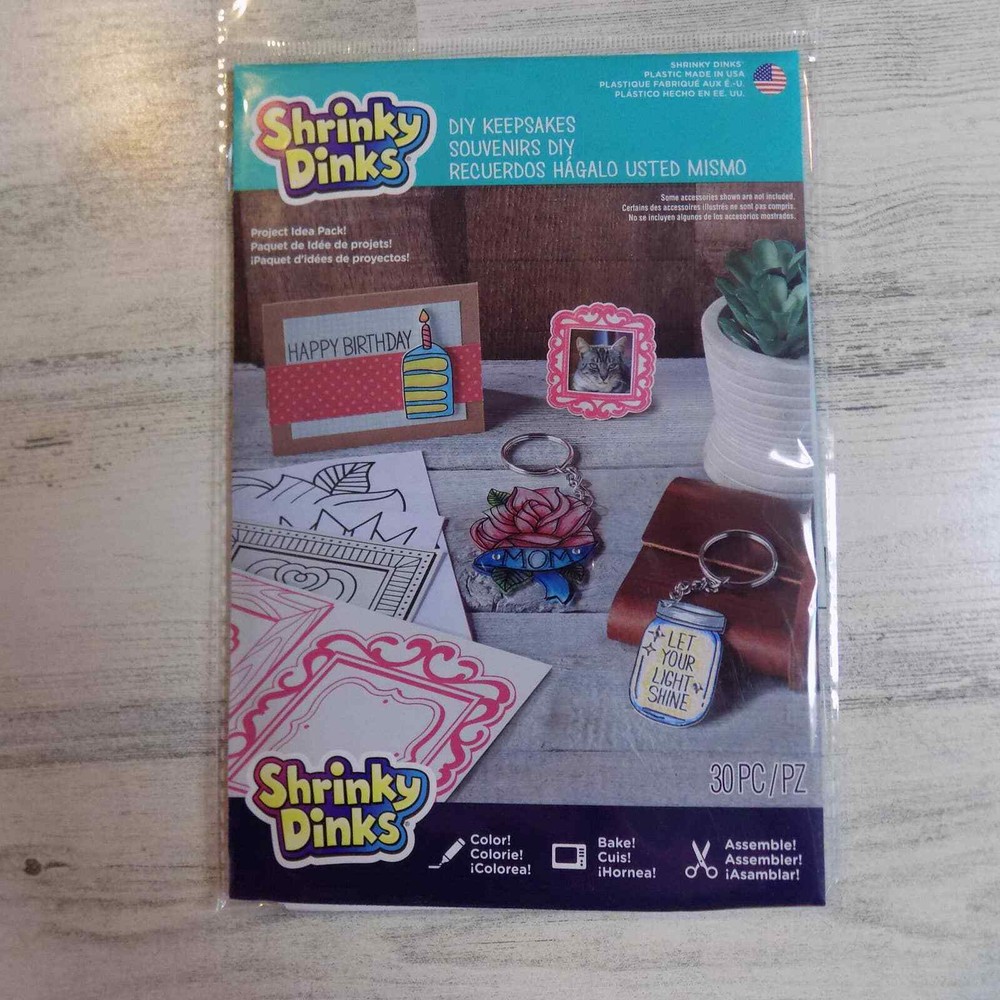 SHRINKY DINKS DIY Keepsakes Souvenirs Craft Kit ~ Keychains