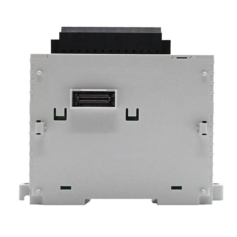 1pcs Mitsubishi PLC FX5U Module FX5-4AD-ADP