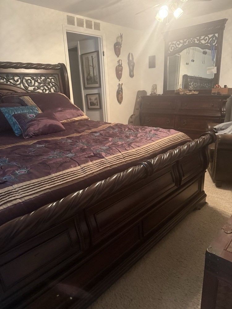 Arbor Place King Size Bedroom Suite