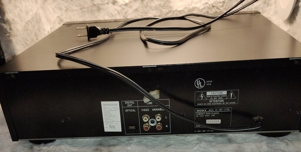 SONY CDP-C705 CD 5 Disc Player 18 Bit Linear 8 Times Oversampling