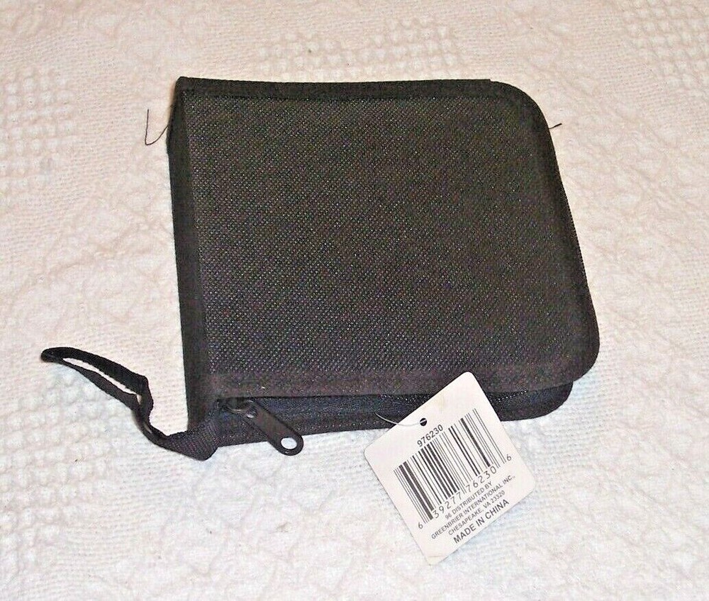 (1098) - NWT - CD WALLET- Black - Holds 24 DISCS -
