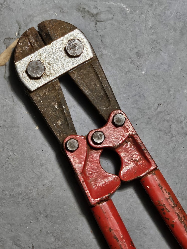 Pre-owned BC36 Buffalo 36" 900MM Bolt Cutters