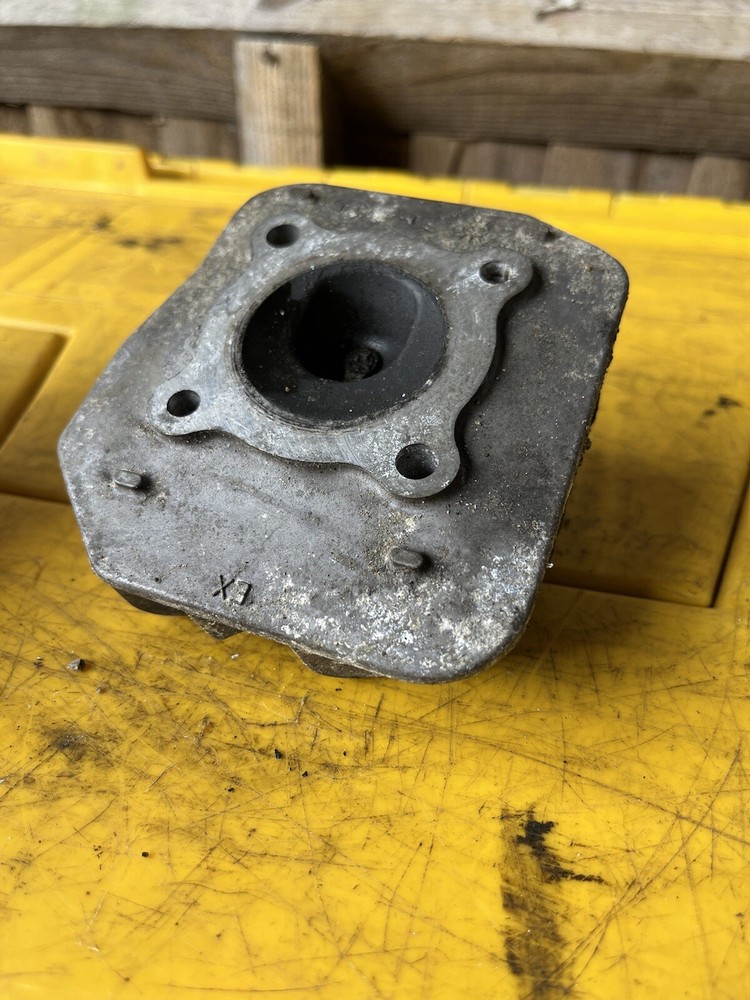 PEUGEOT SPEEDFIGHT 2 ENGINE CYLINDER HEAD OEM
