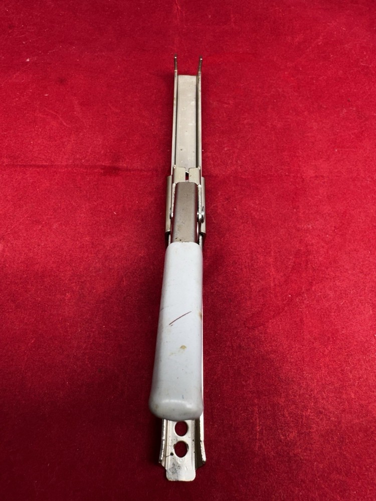Swing-A-Way jar opener