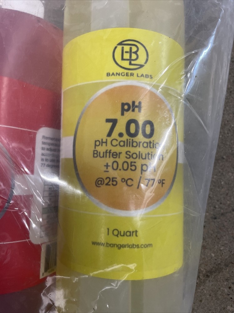 Calibration Buffer Solution pH 7.00 pH 4.00 1 Quart Banger Labs