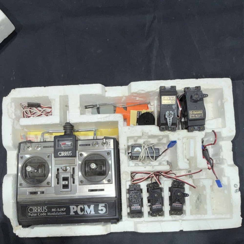 Cirrus PCM 5 RC-5JKP Console Transmitter with Servos & Accessories