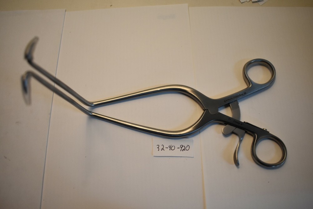 MDS 3240920 GELPI RETRACTOR 90° ANGLED 7" LONG 4" DEEP
