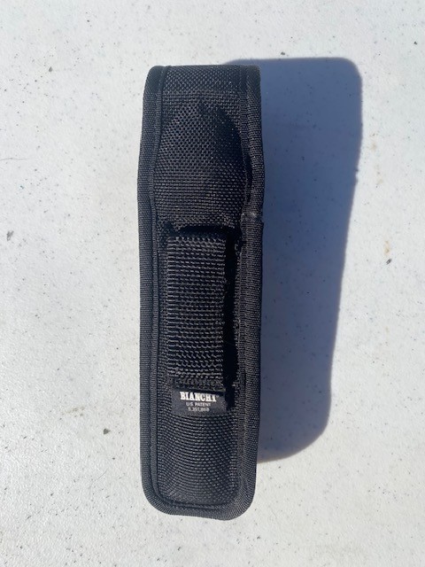 Nylon flashlight holder