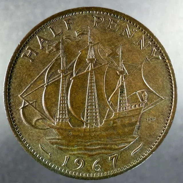 1967 Great Britain Half Penny Sharp Features Golden Hind