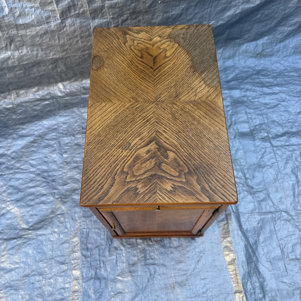 MCM Lane End Table With Magazine Rack