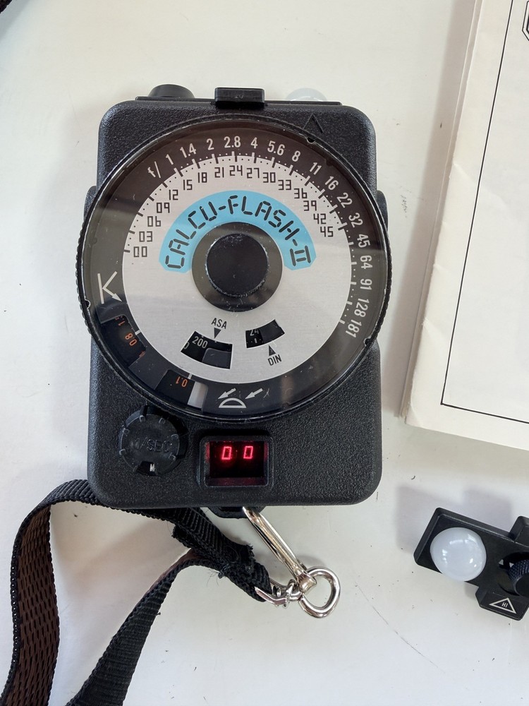 Quantum Calcu Flash II Digital Flash Meter w/ Case & Original Manual