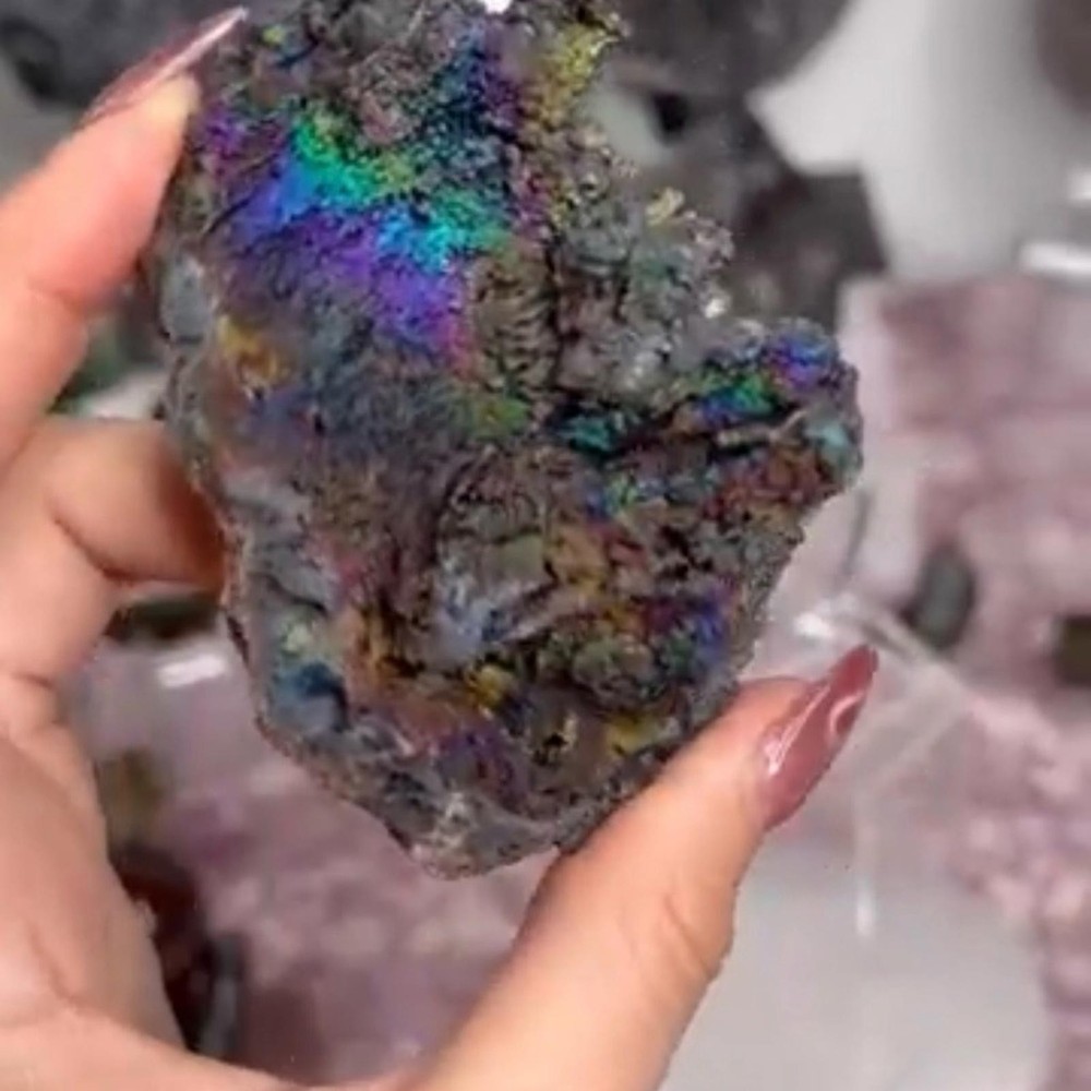 ridescent Goethite on Hematite