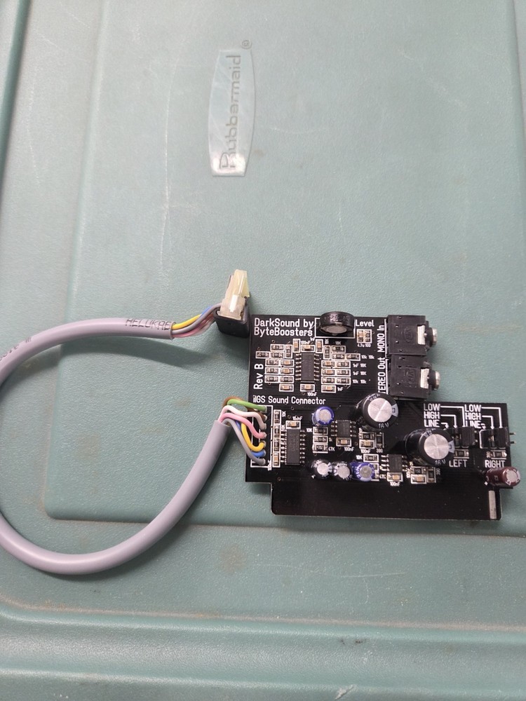 Apple 2gs Dark Sound Stereo Component