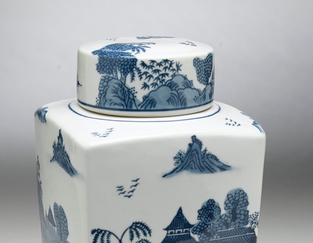 AA Importing 59745 12 Inch Blue & White Square Jar