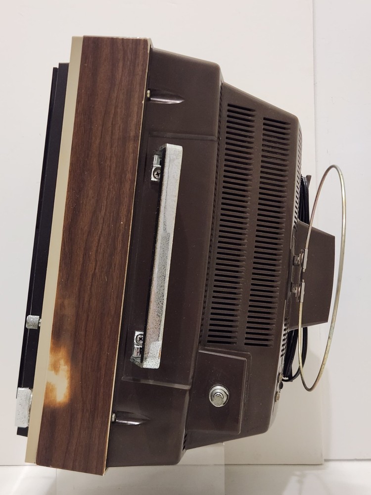 1970s Vtg Sharp SU-66P Solid State Portable 19" Cube TV Space Age Japan