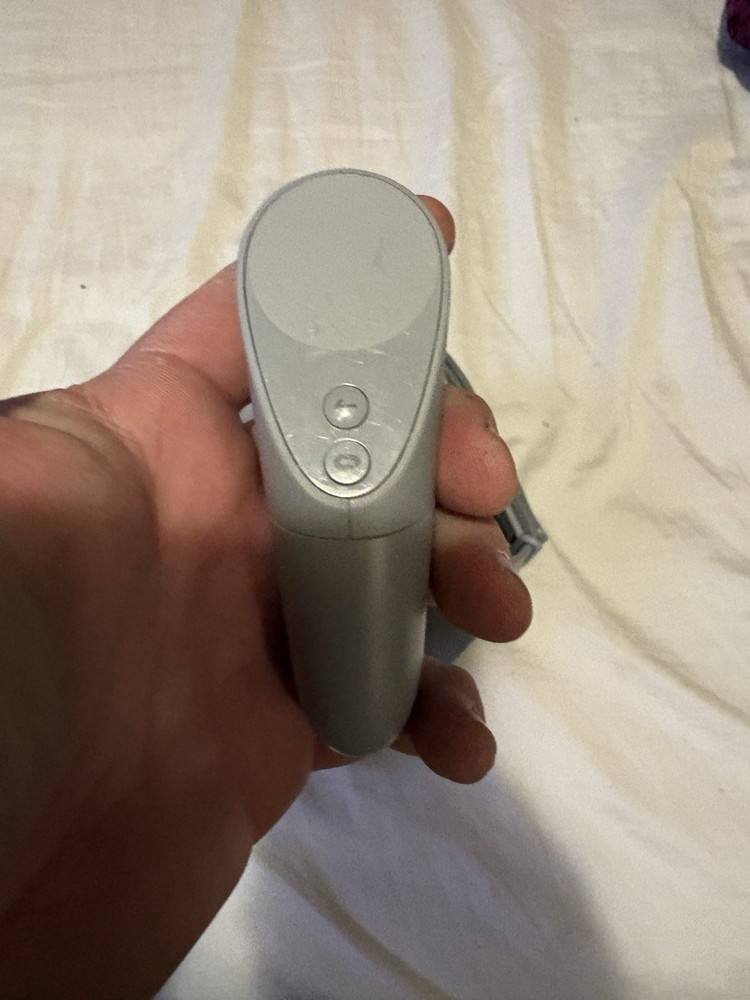 Meta Oculus Go 32GB Standalone VR Headset with Controller & Original Box