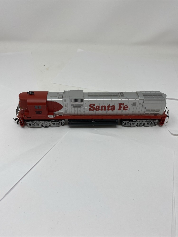 Vintage TYCO Electric Train Set HO Scale