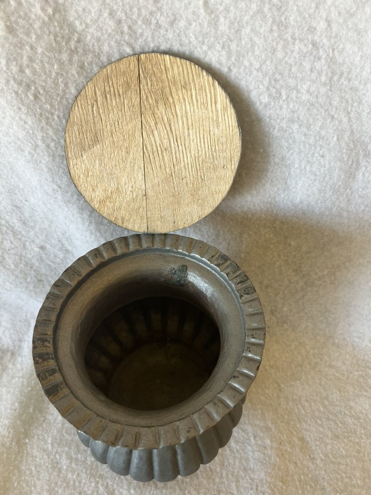 METAL VASE CONTAINER, STAMPED PATTERN