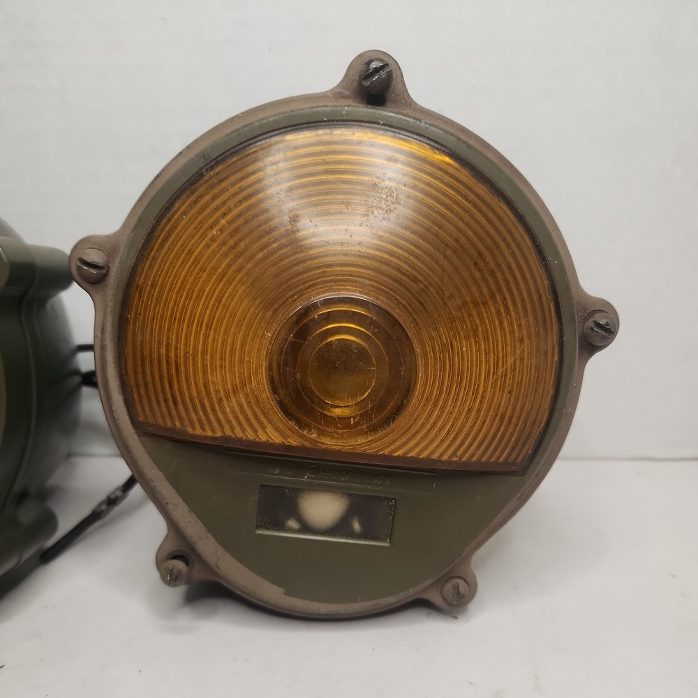 Two Vintage Front Composite Light Amber 24V Jeep 11614156