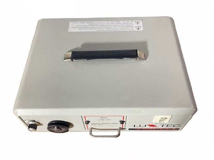 LUXTEC Xenon Series 9000 Model 9300 Light Source